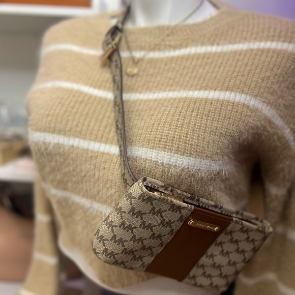 💟 Michael Kors Crossbody | Belt Bag | NWOT - Picture 9 of 9